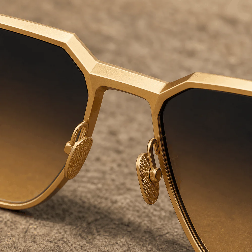 The Elevation Frame - Gold second detail view