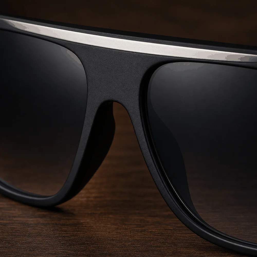 The Flashpoint Frame - Black Silver second detail view