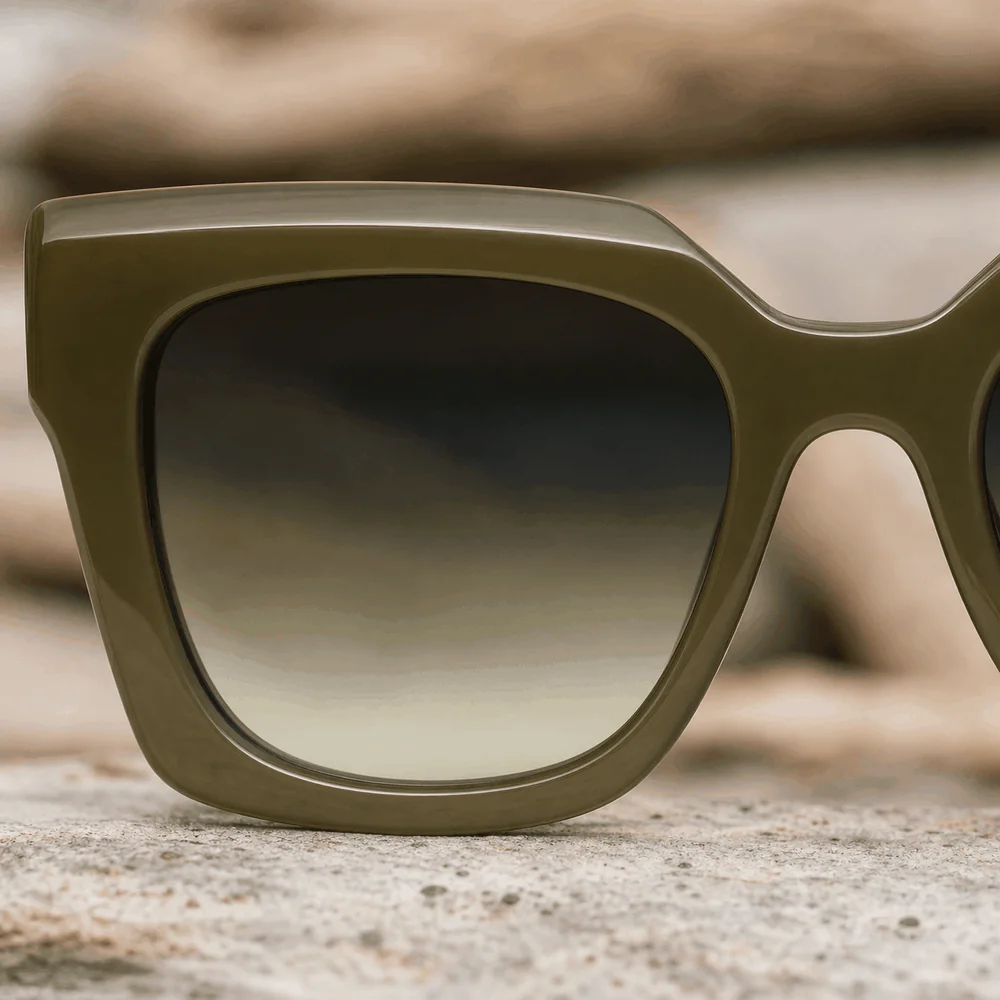 The Lagoon Frame - Olive second detail view