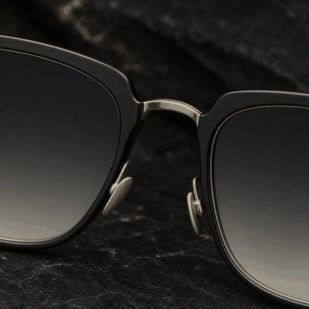 The Noir Frame - Black Gold second detail view