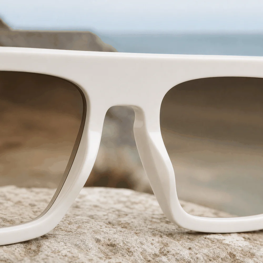 The Palm Frame - White second detail view