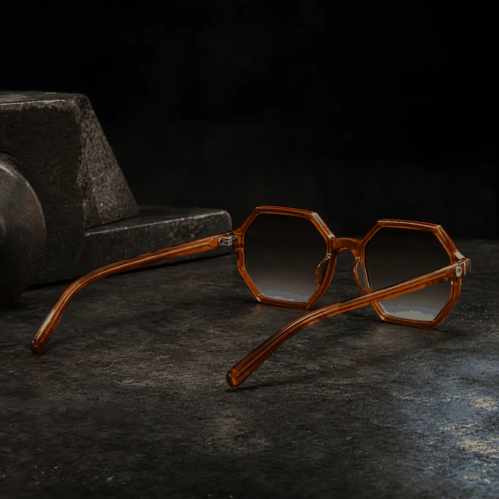 The Pivot Frame - Amber model view
