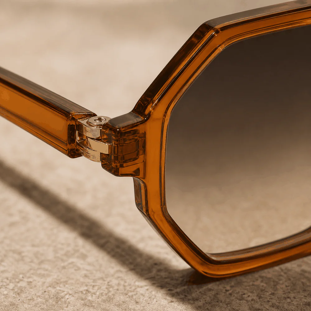 The Pivot Frame - Amber first detail view