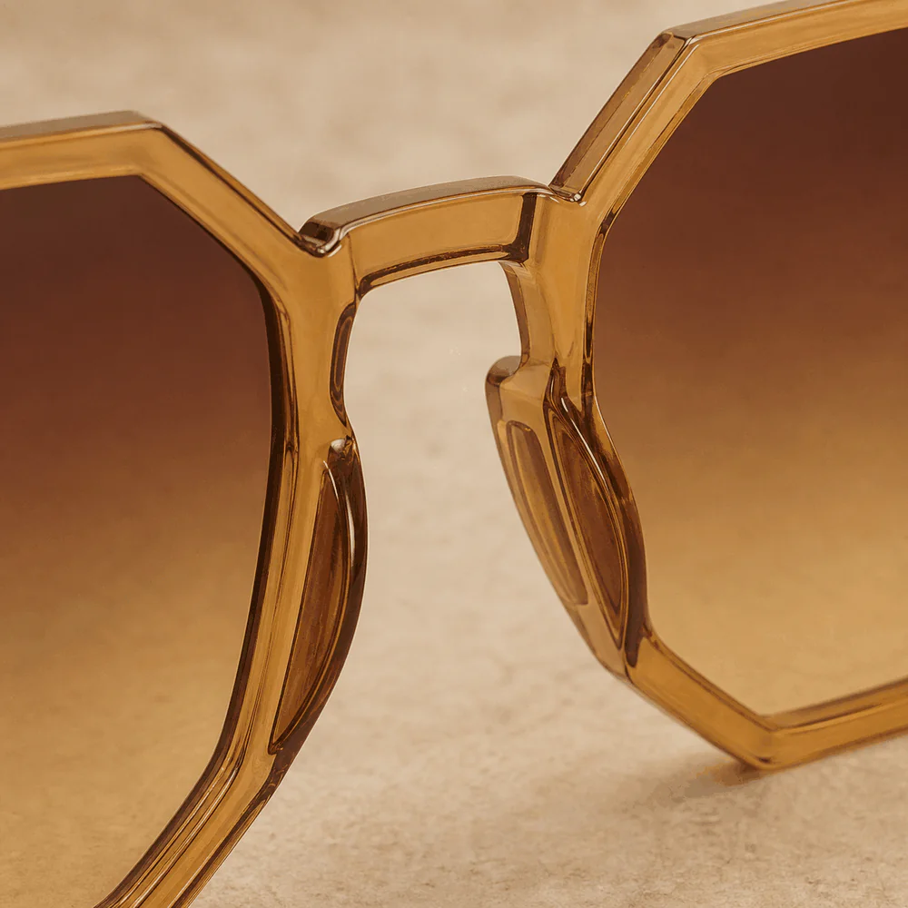 The Pivot Frame - Amber second detail view