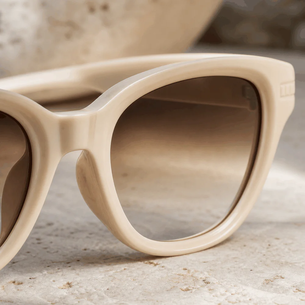 The Riviera Frame - Cream second detail view