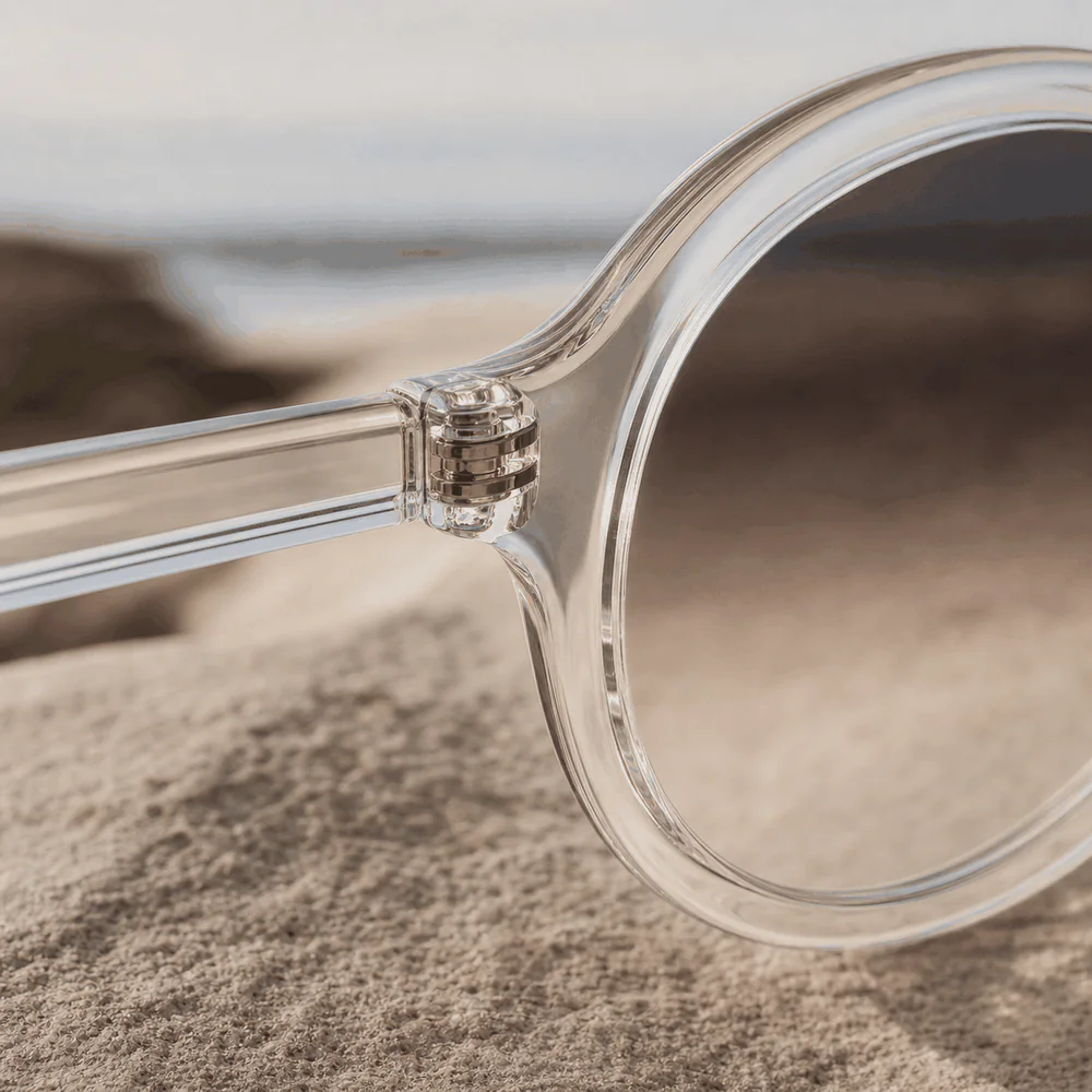 The Salt Frame - Clear first detail view