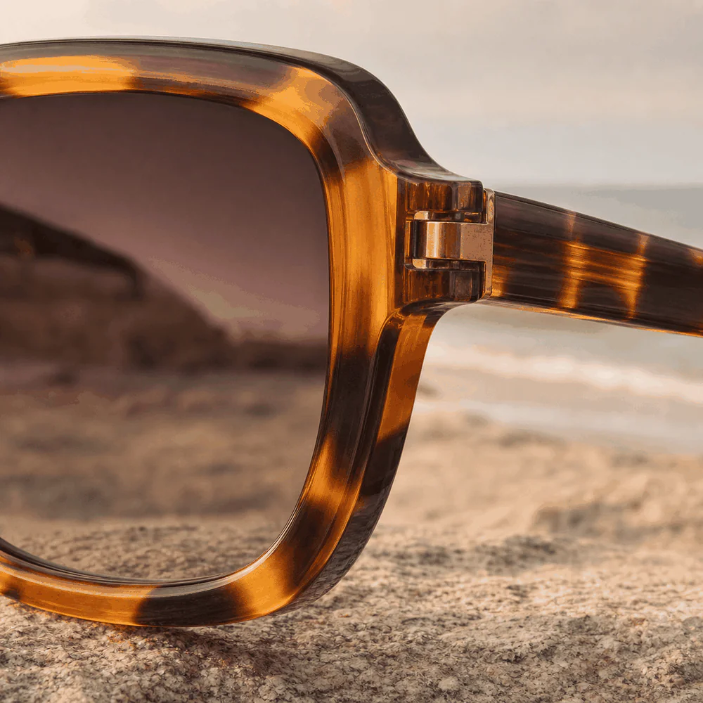 The Sunset Frame - Honey Tortoise first detail view