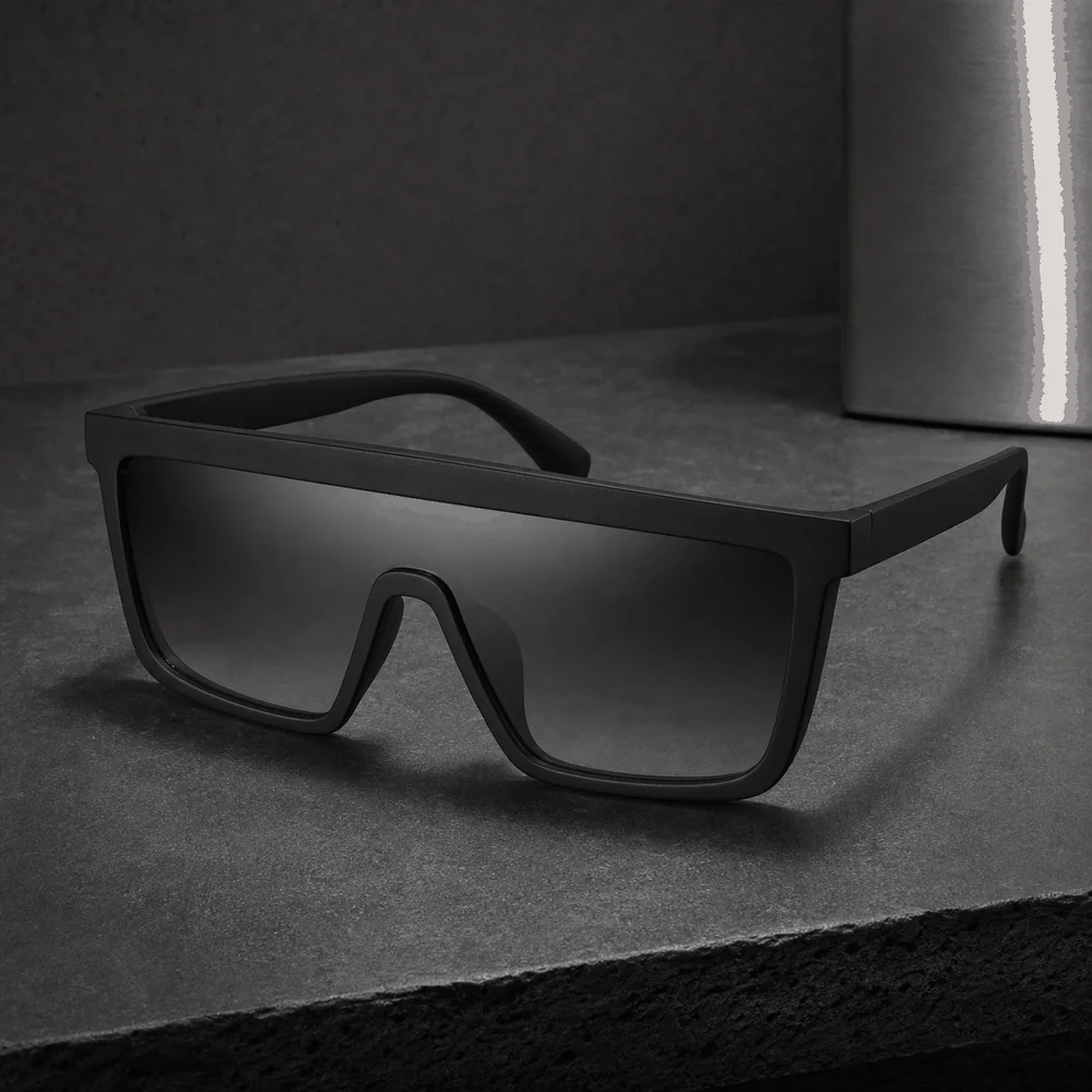The Vector Shield - Black model view