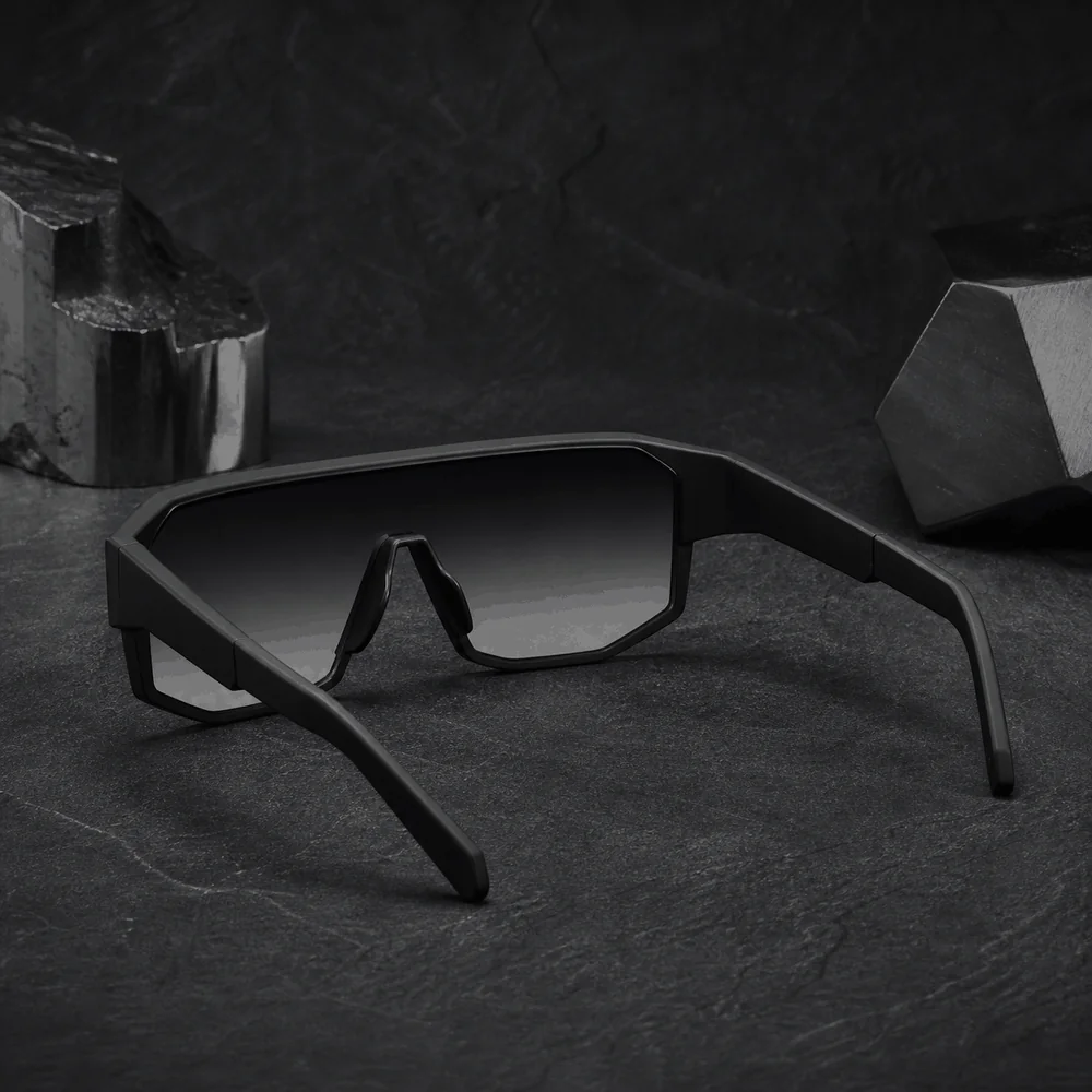 The Vector Shield - Black