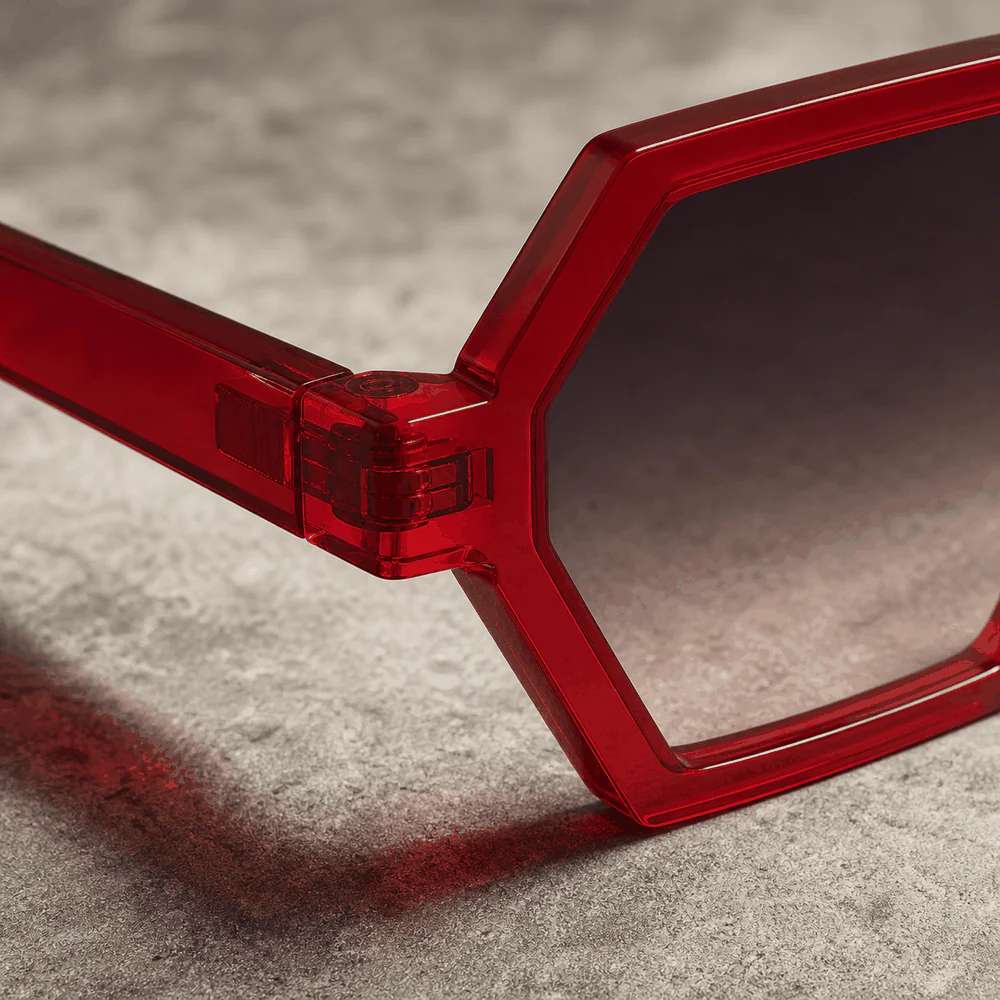 The Voltage Frame - Red first detail view