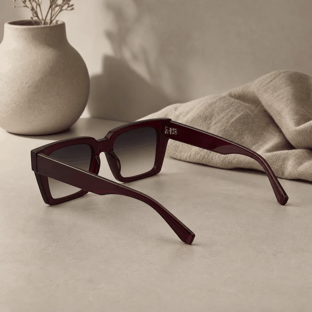 The Westside Frame - Wine model view
